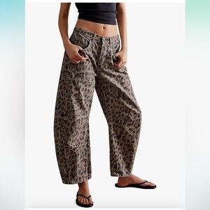 Leopard print barrel jeans size xxl (12)